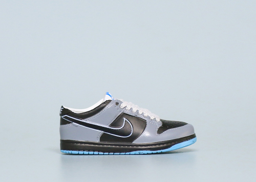Mini Sneaker Premier x Nike SB Dunk Low Premium 'Petoskey' 3D keychain