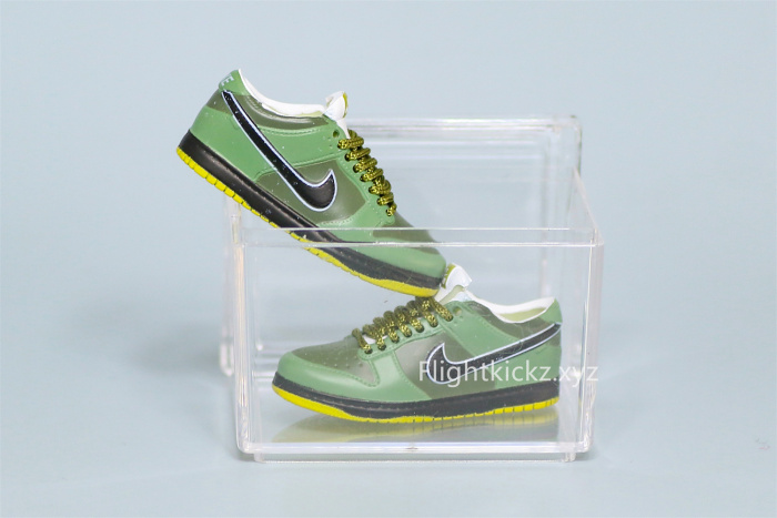 Mini Sneaker Nike SB Dunk Low Green Lobster 3D keychain