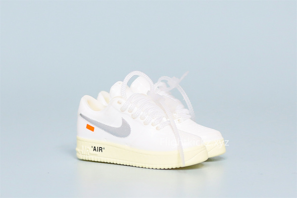 Mini Sneaker Off-White x Nike Air Force 1 Low White Complexcon 3D keychain