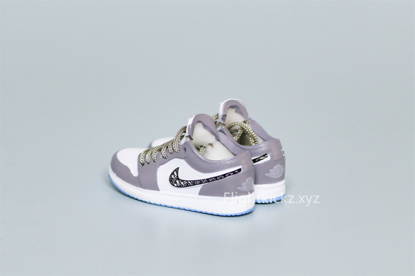 Mini Sneaker Di0r x Air Jordan 1 Low 3D keychain