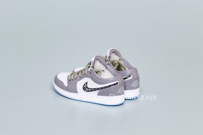 Mini Sneaker Di0r x Air Jordan 1 Low 3D keychain