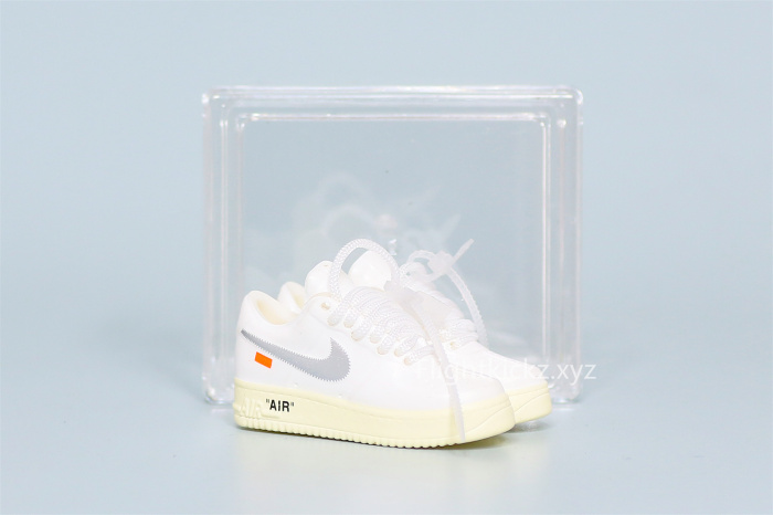 Mini Sneaker Off-White x Nike Air Force 1 Low White Complexcon 3D keychain