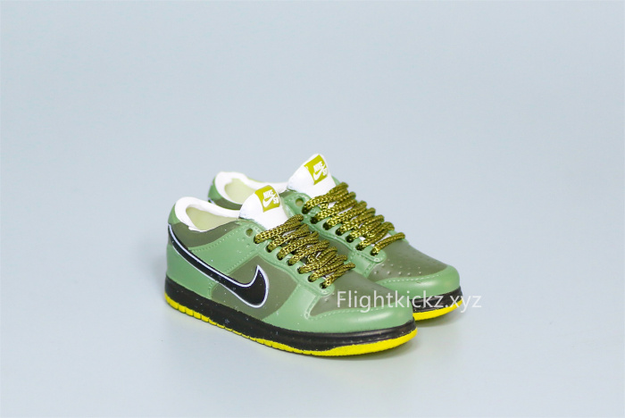Mini Sneaker Nike SB Dunk Low Green Lobster 3D keychain