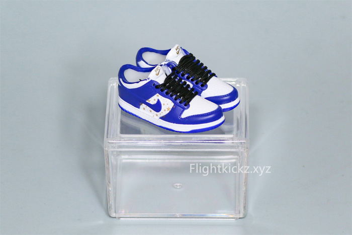 Mini Sneaker Supreme x Nike Dunk Low Blue White 3D keychain