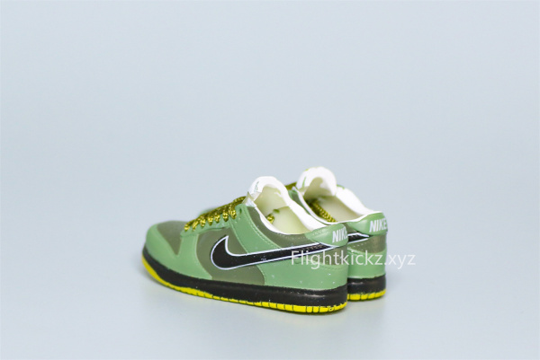 Mini Sneaker Nike SB Dunk Low Green Lobster 3D keychain