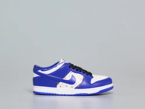 Mini Sneaker Supreme x Nike Dunk Low Blue White 3D keychain