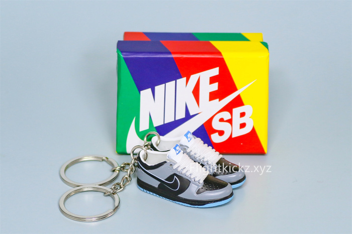 Mini Sneaker Premier x Nike SB Dunk Low Premium 'Petoskey' 3D keychain