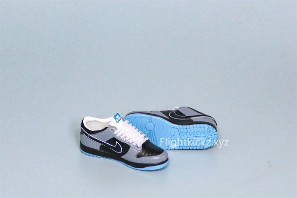 Mini Sneaker Premier x Nike SB Dunk Low Premium 'Petoskey' 3D keychain