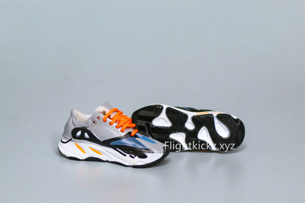 Mini Sneaker Yeezy 700 Wave Runner 3D keychain