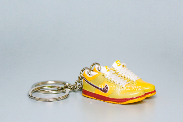Mini Sneaker Nike SB Dunk Low Yellow Lobster 3D keychain