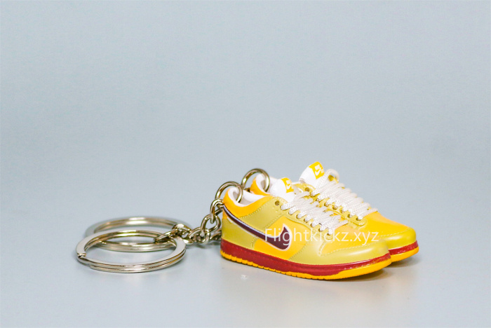 Mini Sneaker Nike SB Dunk Low Yellow Lobster 3D keychain