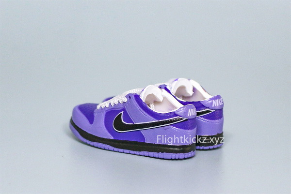 Mini Sneaker Nike SB Dunk Low Purple Lobster 3D keychain