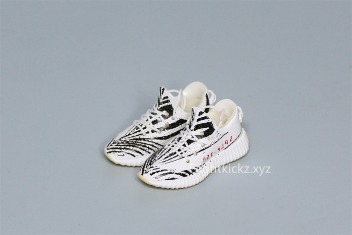 Mini Sneaker Yeezy Boost 350 Zebra 3D keychain