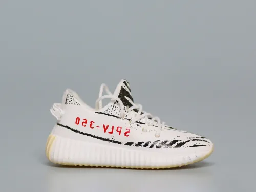 Mini Sneaker Yeezy Boost 350 Zebra 3D keychain