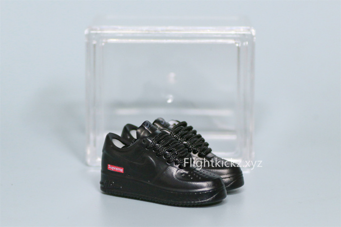 Mini Sneaker  Supreme x Air Force 1 Black 3D keychain