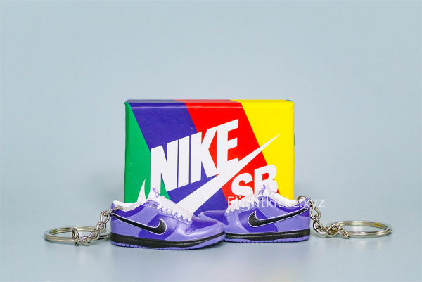 Mini Sneaker Nike SB Dunk Low Purple Lobster 3D keychain