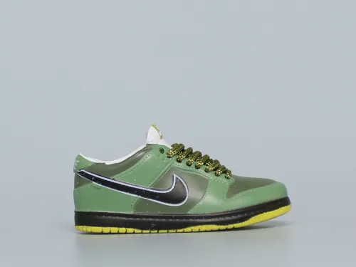 Mini Sneaker Nike SB Dunk Low Green Lobster 3D keychain
