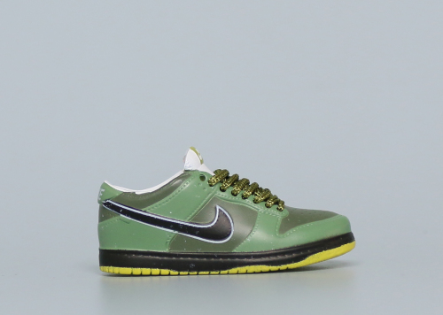 Mini Sneaker Nike SB Dunk Low Green Lobster 3D keychain