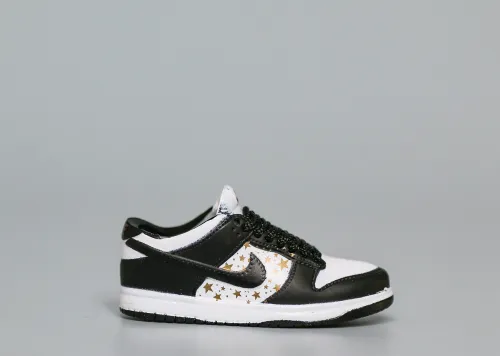 Mini Sneaker Supreme x Nike Dunk Low Black White 3D keychain