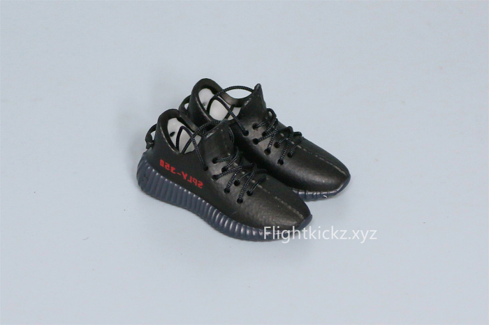 Mini Sneaker Yeezy Boost 350 Bred 3D keychain