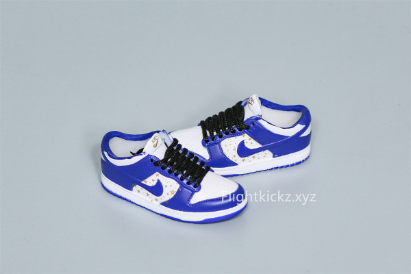 Mini Sneaker Supreme x Nike Dunk Low Blue White 3D keychain
