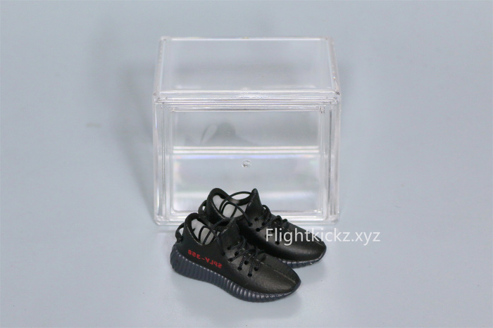 Mini Sneaker Yeezy Boost 350 Bred 3D keychain