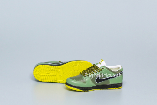 Mini Sneaker Nike SB Dunk Low Green Lobster 3D keychain