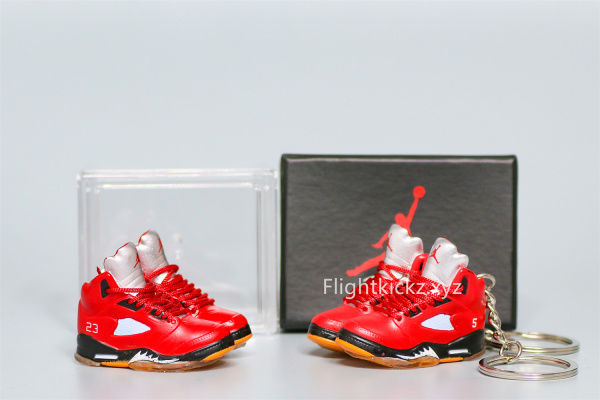 Mini Sneaker Air Jordan 5 Bull Yellowing Sole 3D keychain