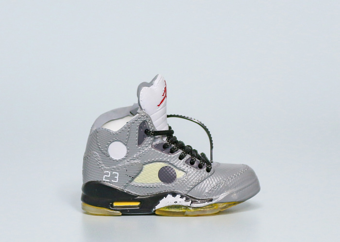 Mini Sneaker Off White x Air Jordan 5 Sail 3D keychain