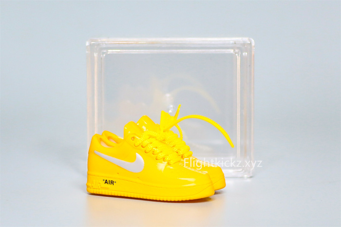 Mini Sneaker Off White x Air Force 1 “University Gold”  3D keychain