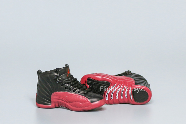 Mini Sneaker Air Jordan 12 Flu Game 3D keychain