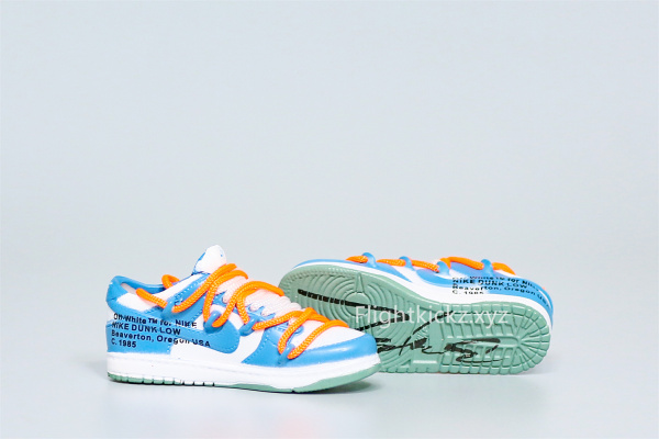 Mini Sneaker Futura x Off-White x Nike SB Dunk UNC 3D keychain