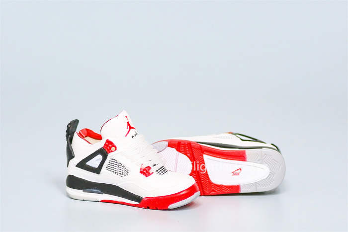 Mini Sneaker Air Jordan 4 Fire Red 3D keychain