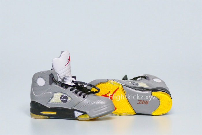 Mini Sneaker Off White x Air Jordan 5 Sail 3D keychain