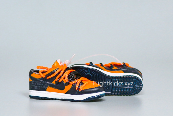 Mini Sneaker Off-White x Nike Dunk Low “Michigan”  3D keychain