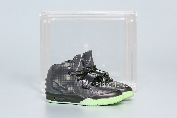 Mini Sneaker Nike Air Yeezy 2 NRG Solar Red 3D keychain