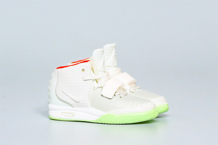 Mini Sneaker Nike Air Yeezy 2 Wolf Grey 3D keychain