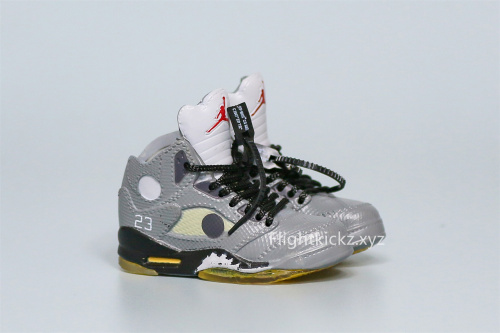 Mini Sneaker Off White x Air Jordan 5 Sail 3D keychain