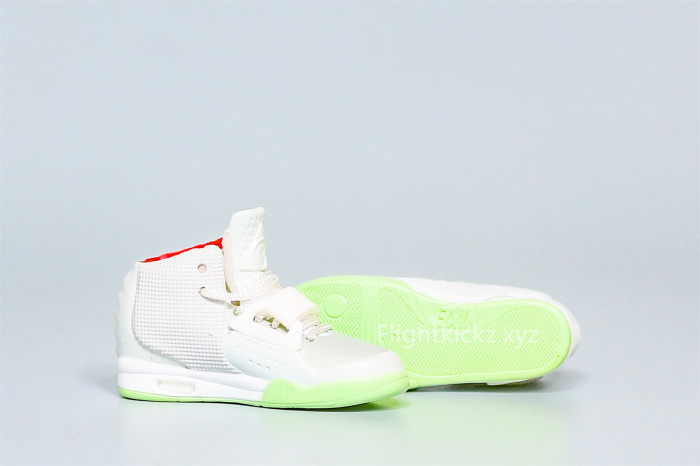 Mini Sneaker Nike Air Yeezy 2 Wolf Grey 3D keychain