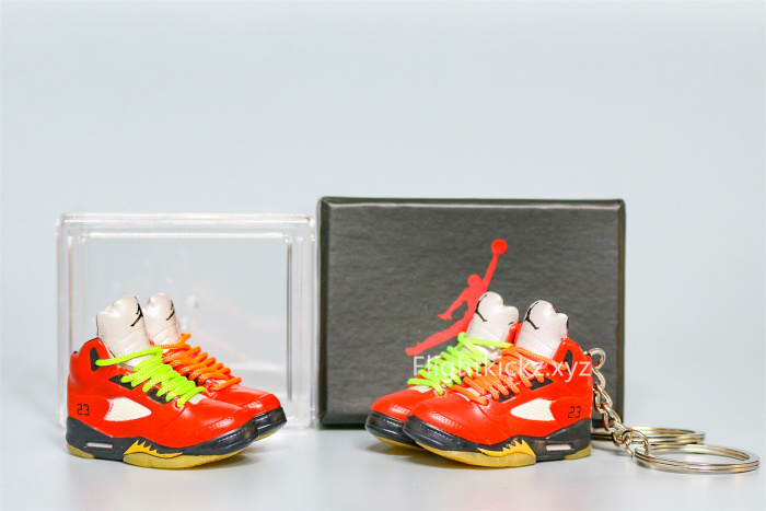 Mini Sneaker Air Jordan 5 Bull Yellowing Sole Green Lace 3D keychain