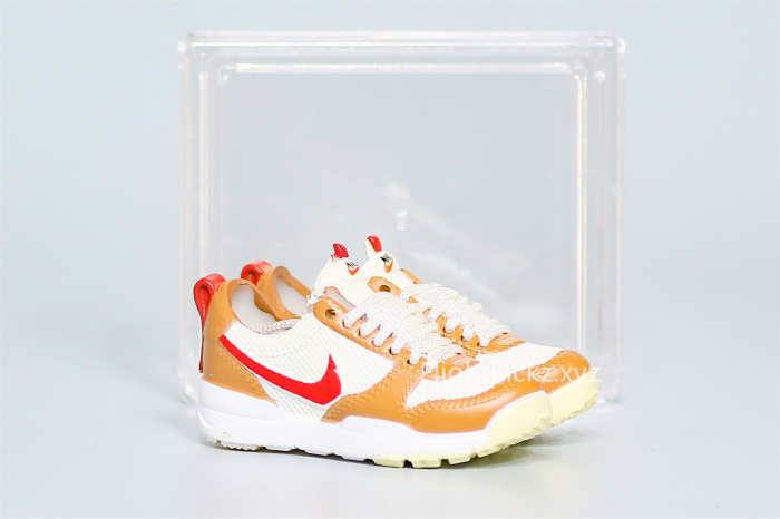 Mini Sneaker Nike Craft Mars Yard Shoe 2.0 Tom Sachs Space Camp 3D keychain