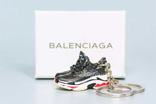 Mini Sneaker Balanciaga Triple S Bred 3D keychain