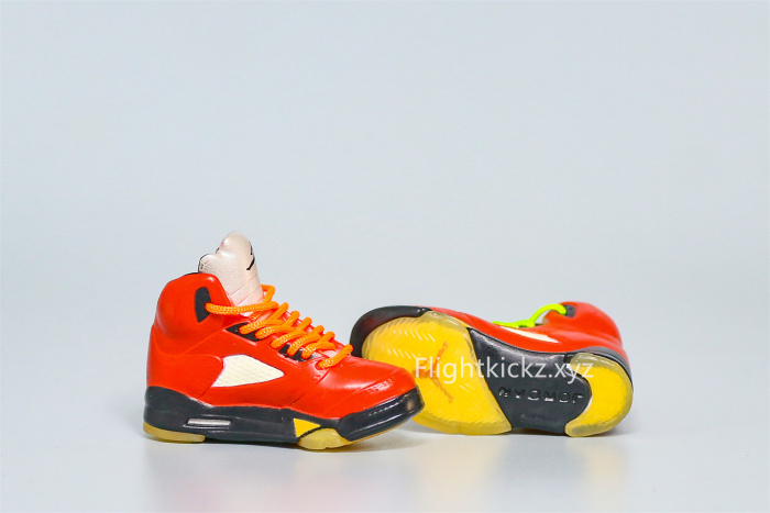 Mini Sneaker Air Jordan 5 Bull Yellowing Sole Green Lace 3D keychain