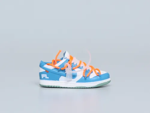 Mini Sneaker Futura x Off-White x Nike SB Dunk UNC 3D keychain