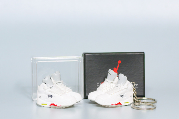 Mini Sneaker Supreme x Air Jordan 5 White 3D keychain