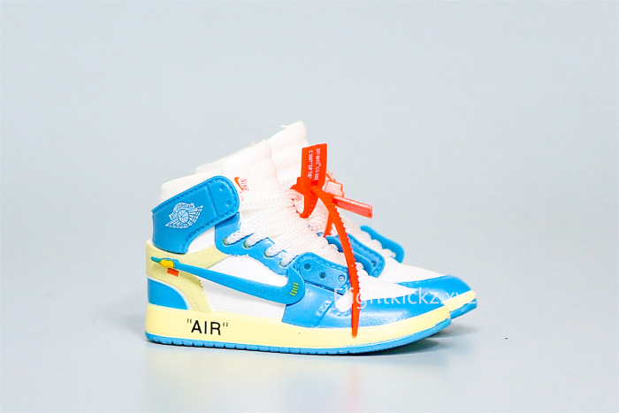 Mini SneakerOff White X Air Jordan 1 UNC NRG 3D keychain