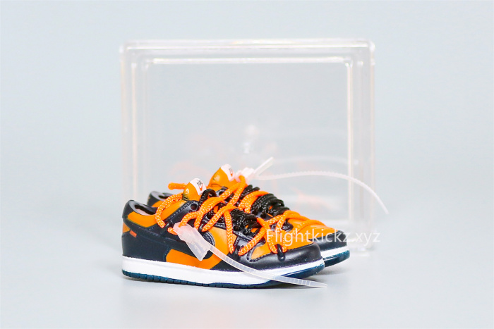 Mini Sneaker Off-White x Nike Dunk Low “Michigan”  3D keychain