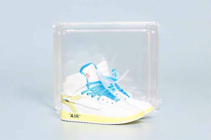Mini SneakerOff White X Air Jordan 1 White 3D keychain