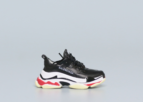 Mini Sneaker Balanciaga Triple S Bred 3D keychain