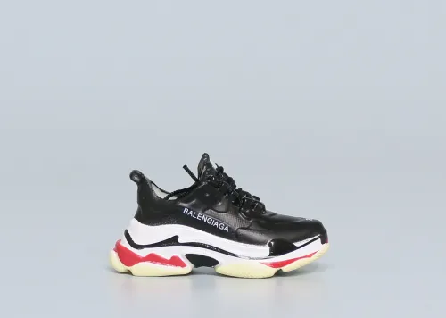 Mini Sneaker Balanciaga Triple S Bred 3D keychain